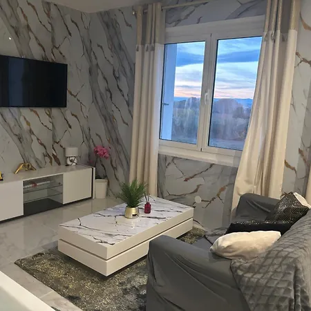 Marble White And 아파트 *