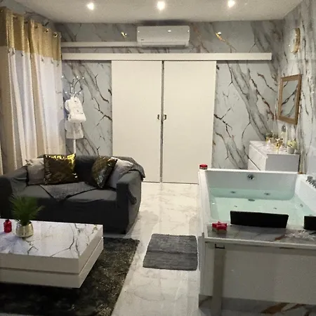 Loveroom Balneo jacuzzi Béziers